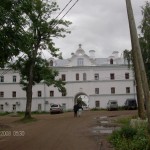 К паломнической гостинице