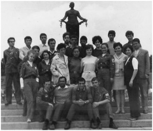 Болгарские и советские студенты у монумента "Мать - Родина". Июль 1970 год.