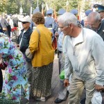Возложение цветов к мемориалу